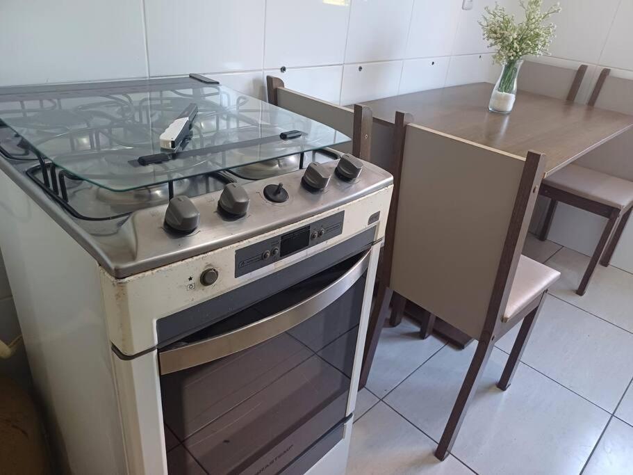 Apto Simples,3min Centro, 3 Min Da Unimed Com Wifi Apartment *
