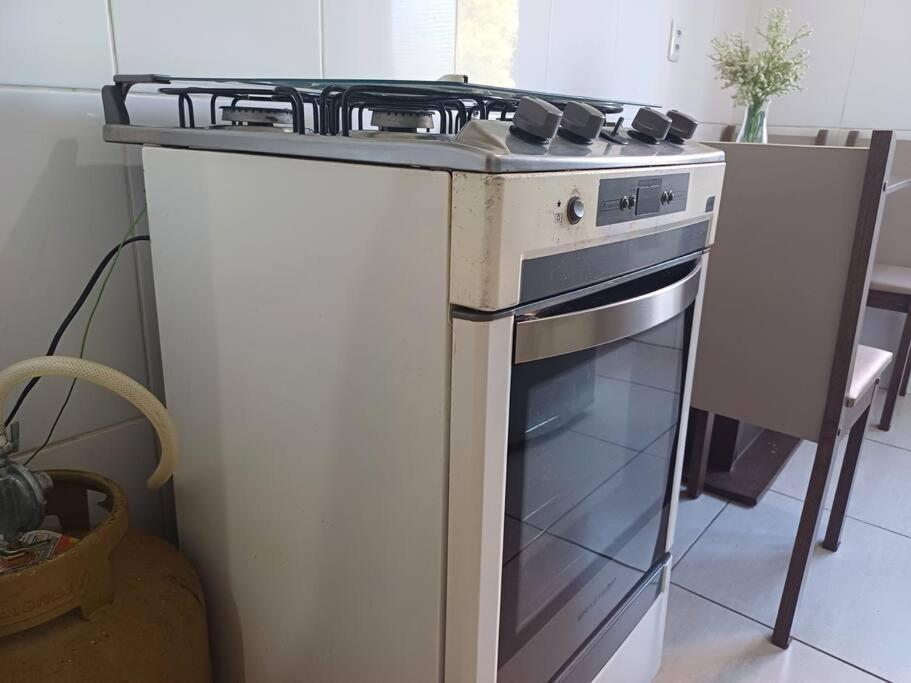 Apto Simples,3min Centro, 3 Min Da Unimed Com Wifi Apartment *